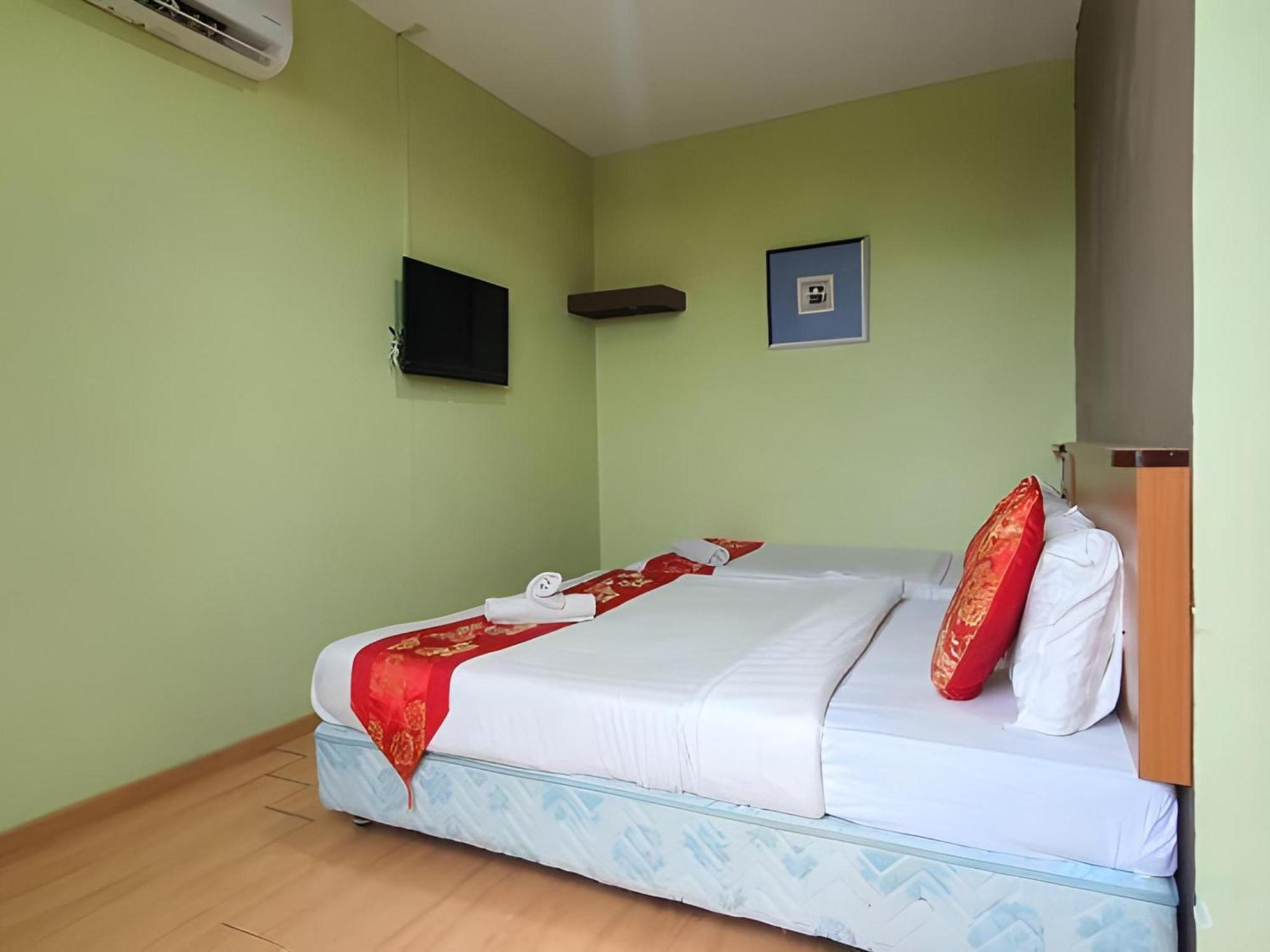 Oyo 90964 Melody 88 Inn Miri Esterno foto