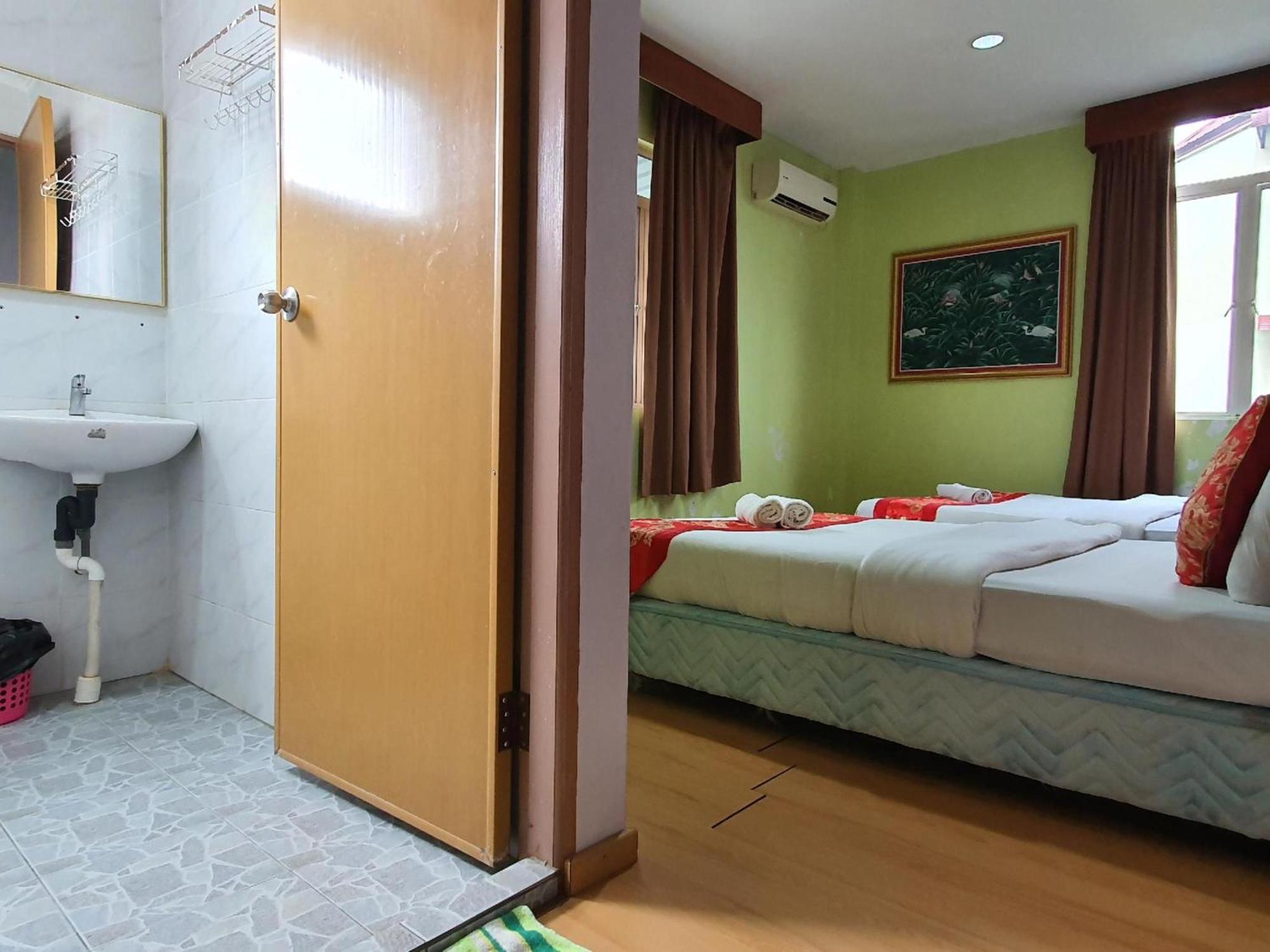 Oyo 90964 Melody 88 Inn Miri Esterno foto