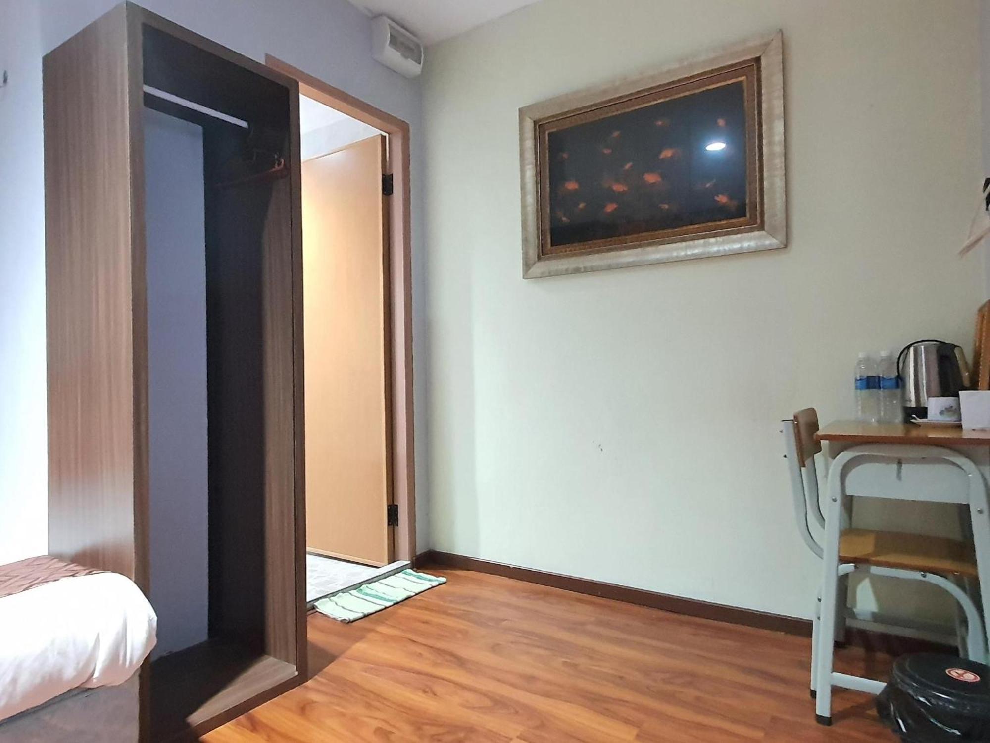 Oyo 90964 Melody 88 Inn Miri Esterno foto