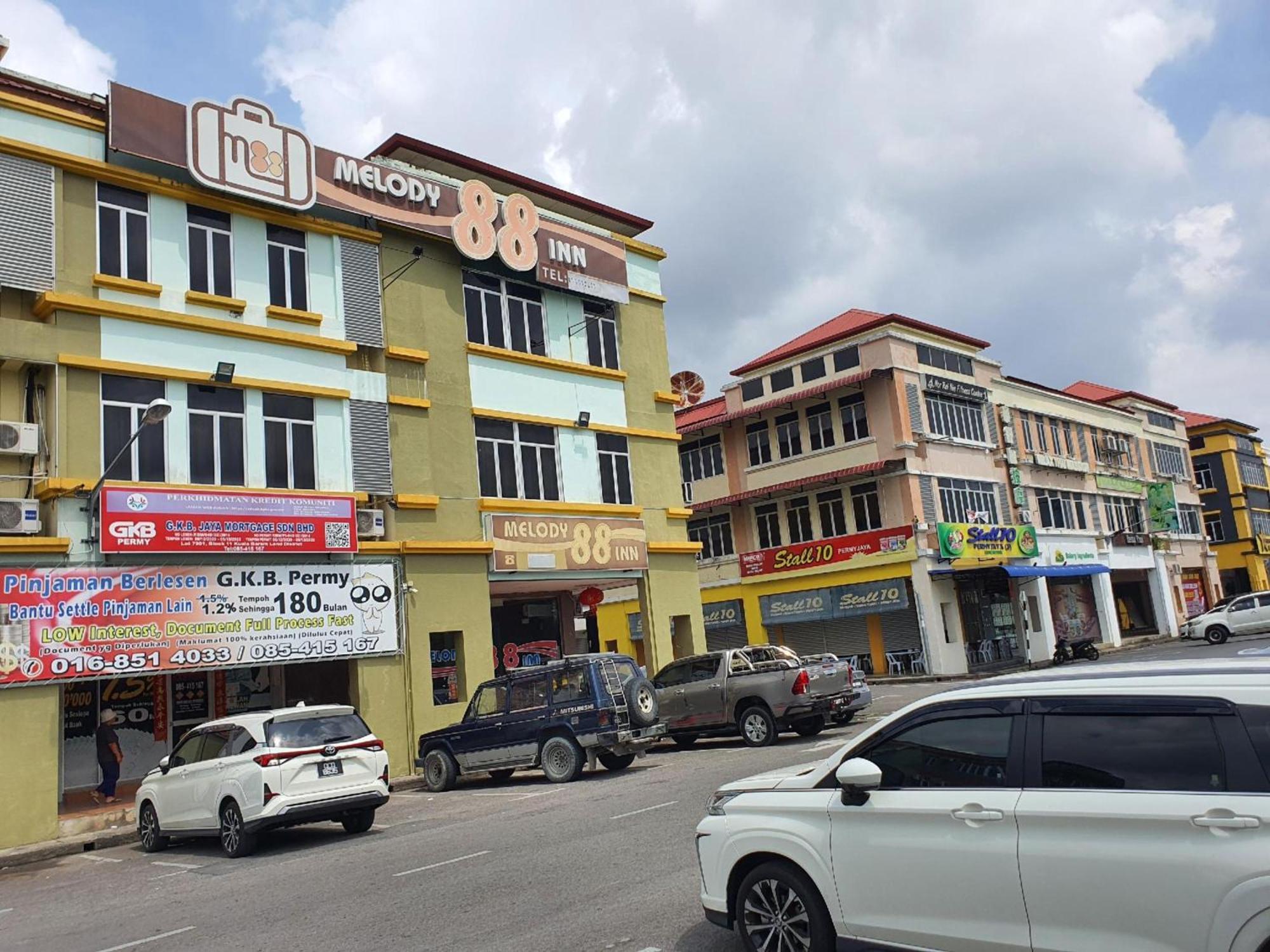 Oyo 90964 Melody 88 Inn Miri Esterno foto
